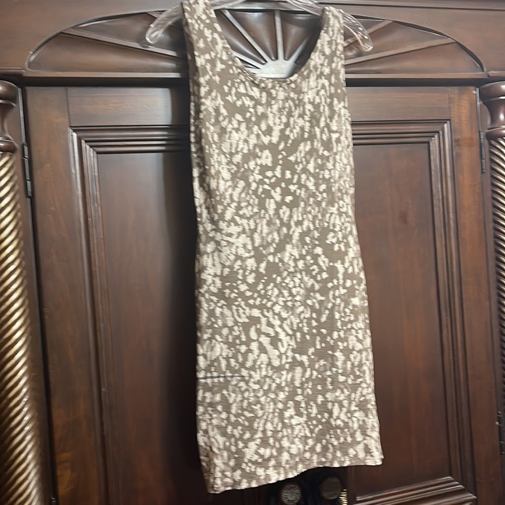 Dress - Picture 6 of 7